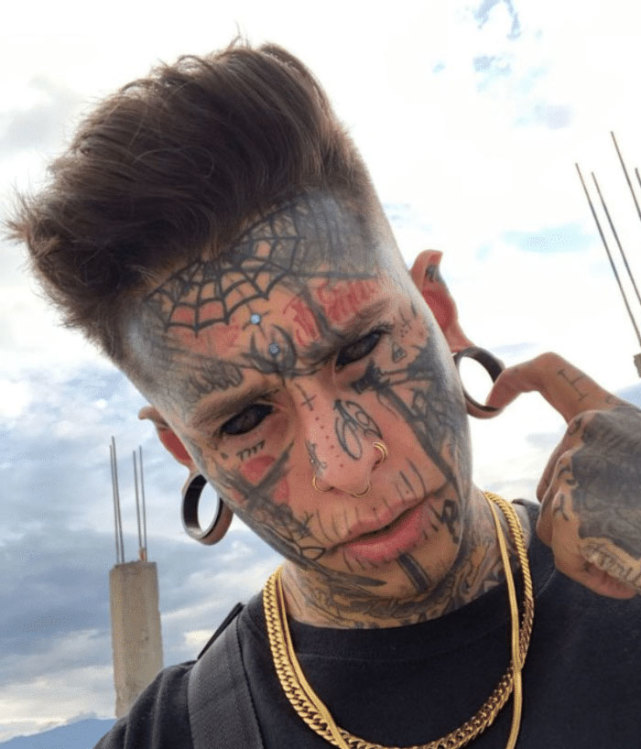 德国72岁男子痴迷纹身身体98被覆盖只剩脚底板保持原样