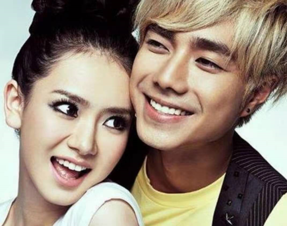 "时尚达人"戚薇的上位史,和她的4段感情_腾讯新闻