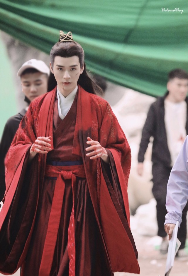 《天官赐福》中"谢怜"的选角引热议,谁才是你心目中的最佳人选呢