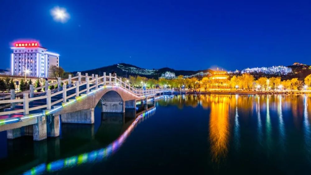 双凤山公园---国家aaa级旅游景区---双凤山公园位于华亭城区以南0.