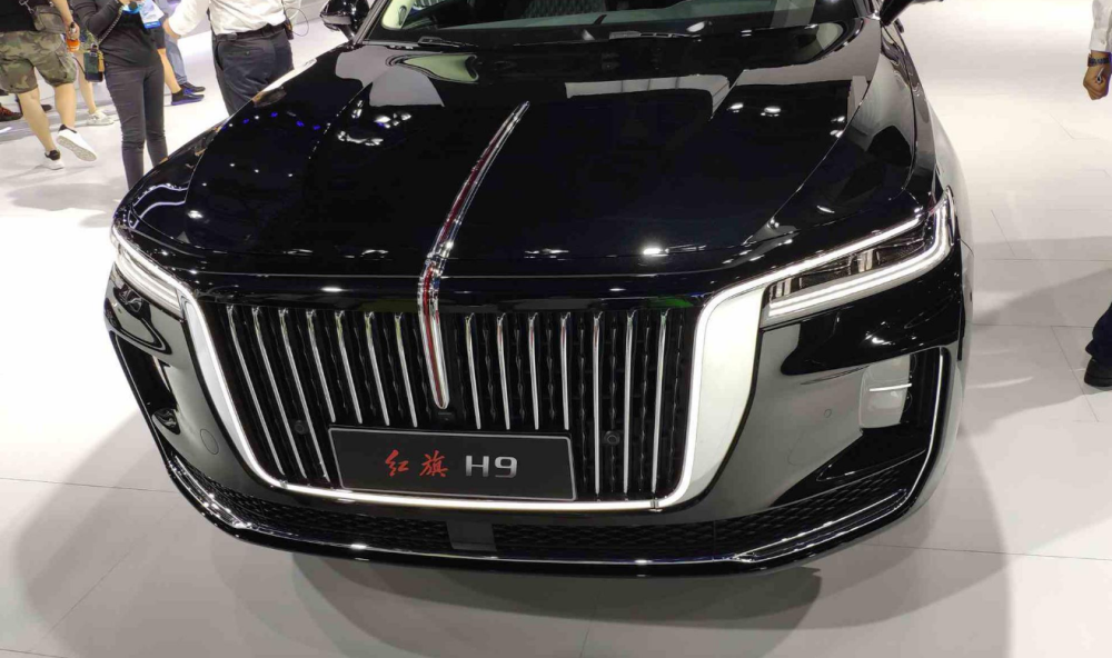 红旗终于成功了出口日本迪拜加价10万上市销售一空档次不输bba