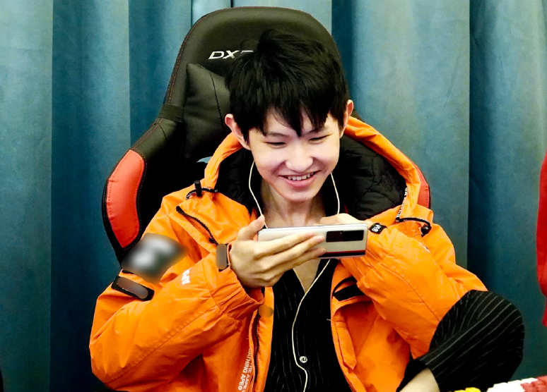 千万转会费买值了初晨首秀就拿四杀ag超玩会成功复仇dyg