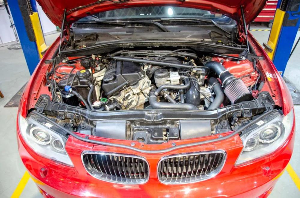 宝马120i se-tuning 机械增压套件!