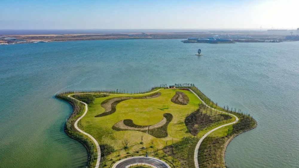 临港新片区生态新城系列之三:打卡滴水湖环湖景观带