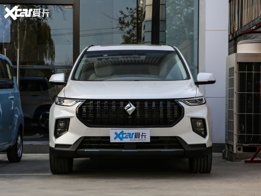 疑似新宝骏rs-7售价曝光 或售16.88万元