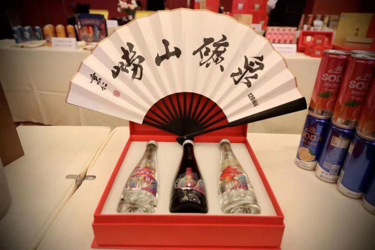 届时将展出崂山三绝,无糖可乐,矿元力运动饮料,华东