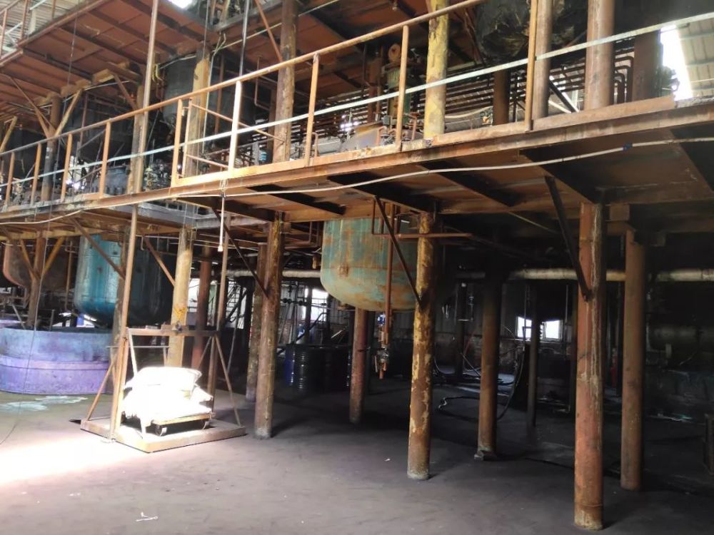 工厂工人吐槽:自从来了一帮黑厂工人,下班时间从8点推迟到10点