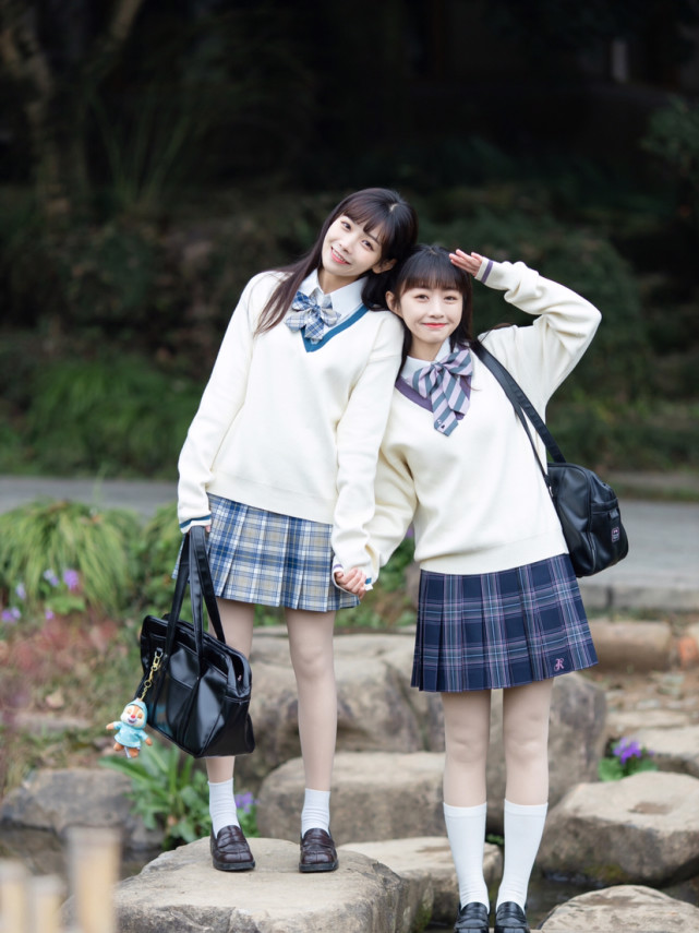 jk闺蜜双子拍照打卡