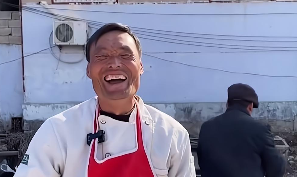 网红拉面哥在镜头前痛哭被经纪公司忽悠签约欲解除合同