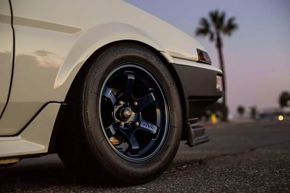 这丰田ae86不送豆腐也不上树 还能怎么玩 腾讯新闻