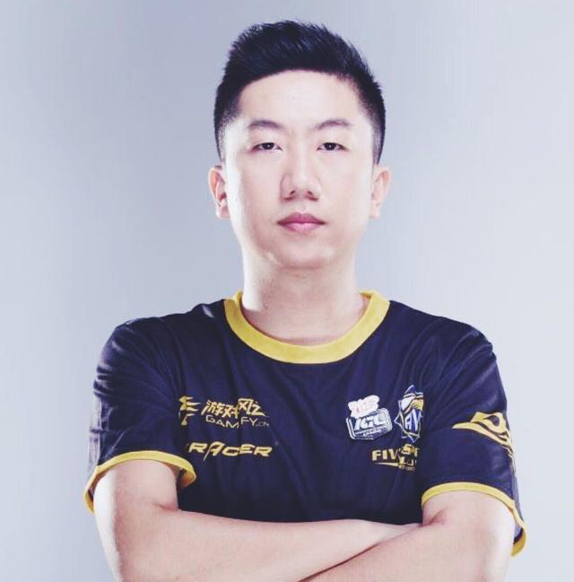 uzi学韦神玩吃鸡查房ququ偷技术看完操作直言学不会