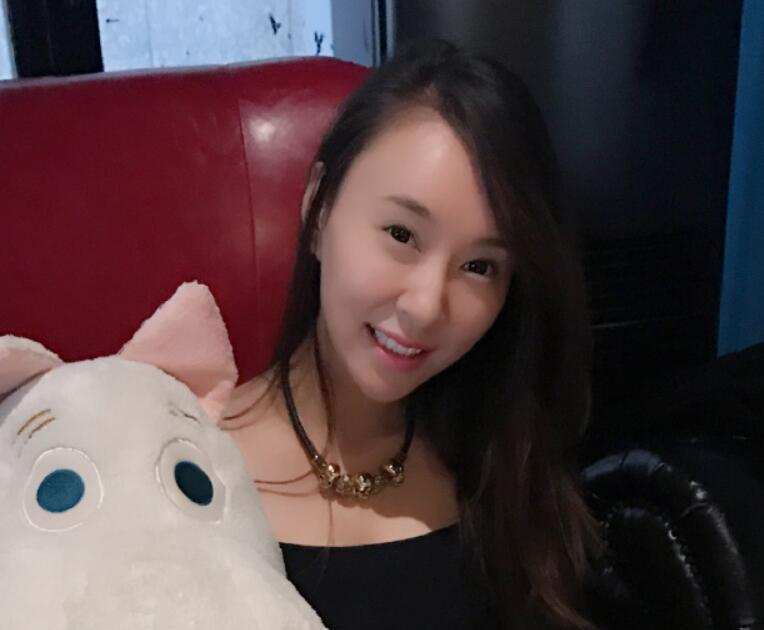 8,刘笑语刘笑语是一位新加坡籍演员,她演过《法医秦明》,《东北娘们儿