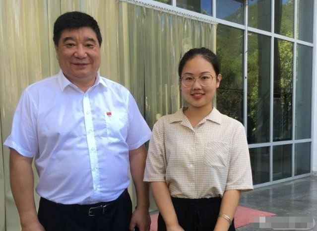 虽然已经不再年轻,但是王义夫依旧神采奕奕,和许海峰视力下降不同