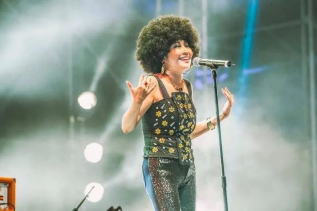 谁还记得首位登上美国 时代周刊 的华人歌手 腾讯网