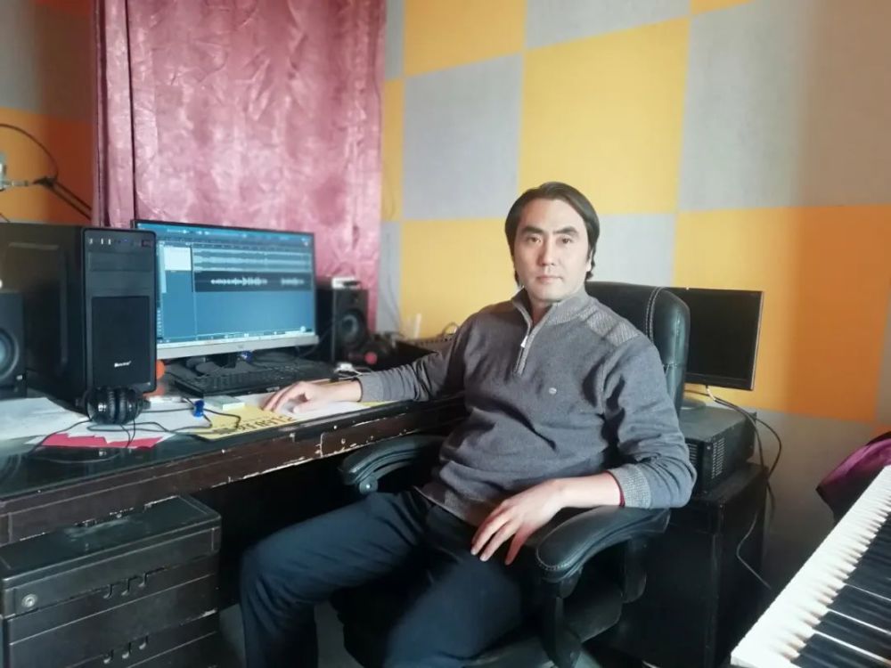 沂源四中音乐高级教师,淄博市骨干教师,沂源县教学能手,淄博市优秀