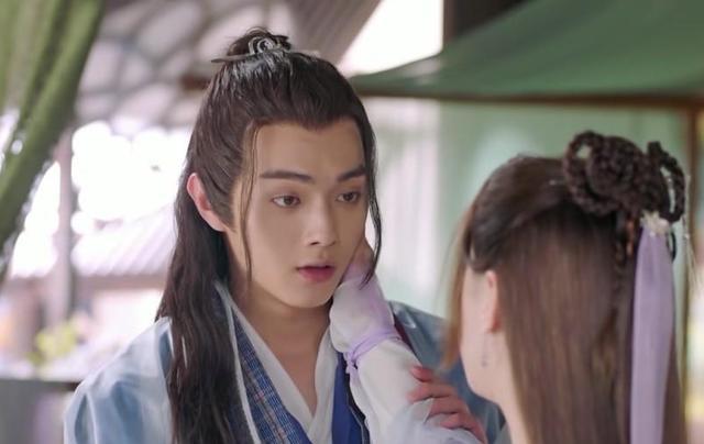 女主脸上多了一颗痣 就能隐藏身份了 最经典的莫过于这部电视剧 腾讯新闻