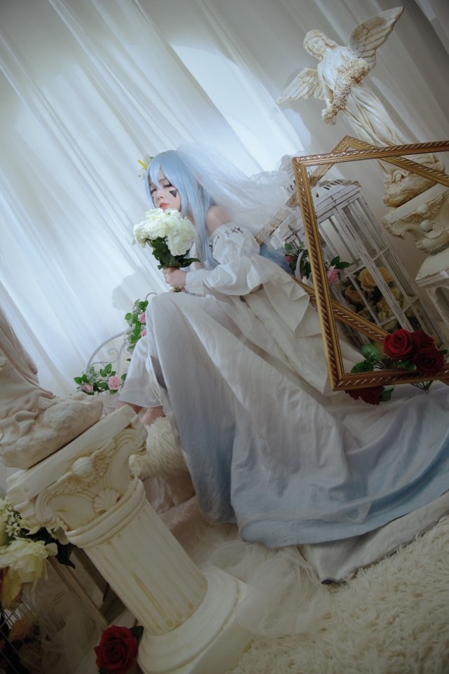cos赏析安莉洁玫瑰战争