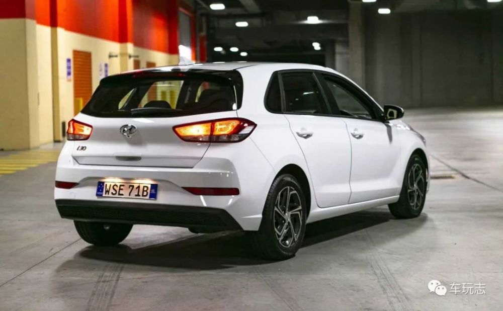 2021年现代伊兰特i30两厢小钢炮:韩式风味合适吗?_腾讯新闻