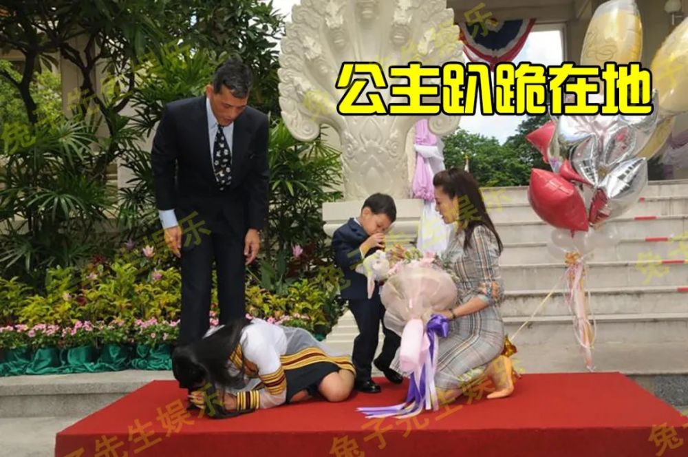 泰国小公主活得累看到国王父亲弓着腰致敬趴跪在地上实在卑微