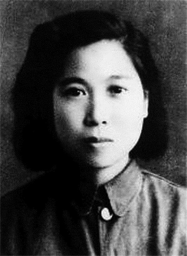 她是一位女游击队队长是抗日奇女子曾在敌人眼皮底下脱险