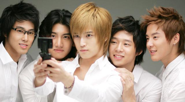 图文 妹妹结婚 郑允浩婚礼现场落泪 昌珉的一个动作让人动容 昌珉妹妹结婚 Www Bagua5 Net