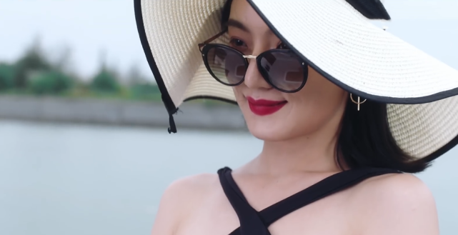 赵奕欢《巨鲨》被指抄袭《鲨滩》,除了秀身材,只剩槽点!