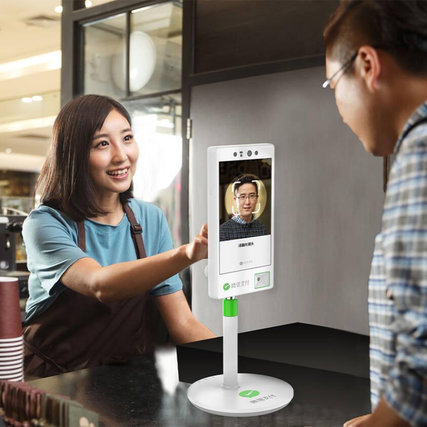 智能校园建设从今年的高校人脸识别"刷脸"报名,到今天的刷脸吃饭考勤!