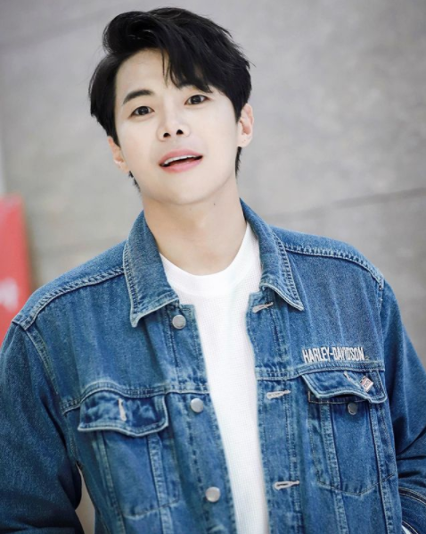 朴殷硕本人也在个人社交上发文道歉表示没有对一个