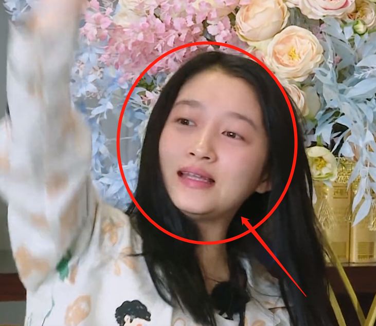 王牌嘉宾全员素颜亮相关晓彤不化妆清纯可爱他上镜却像自带打光板