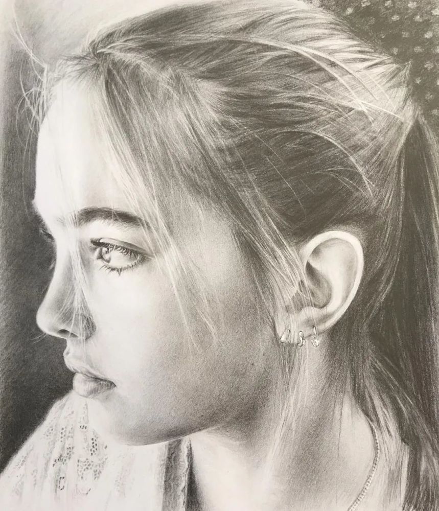 笔触细腻的肖像素描看完都让人惊叹