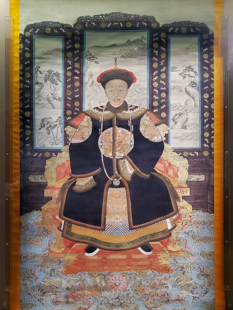 醇贤亲王奕譞影像轴  清,无款,纸本设色醇贤亲王嫡福晋叶赫那拉氏影像