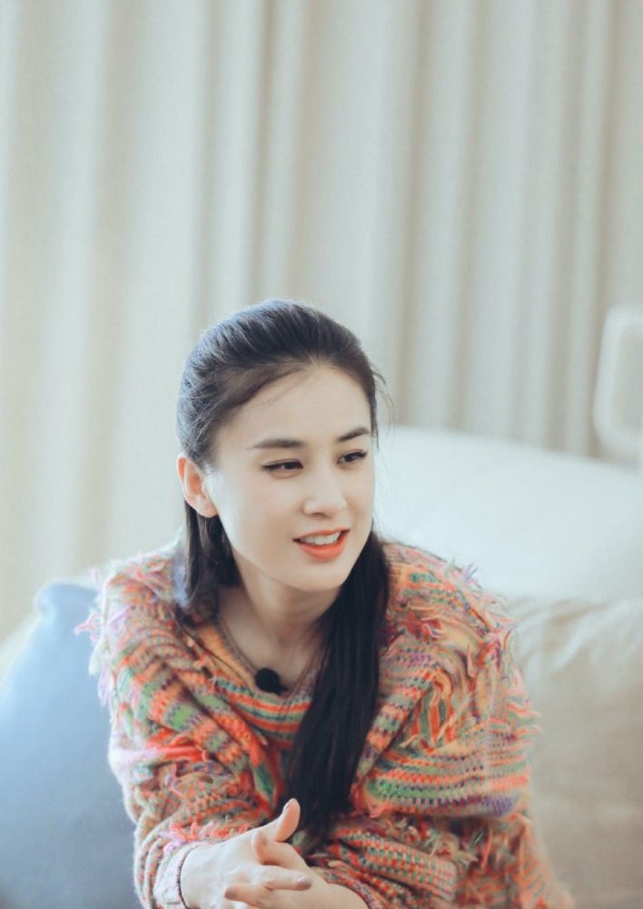 黄圣依太会打扮自己了随性的穿搭都很美一点瑕疵没有