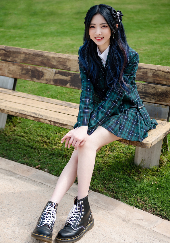 郑乃馨除了唱跳实力之外,整体的颜值和外表形象的条