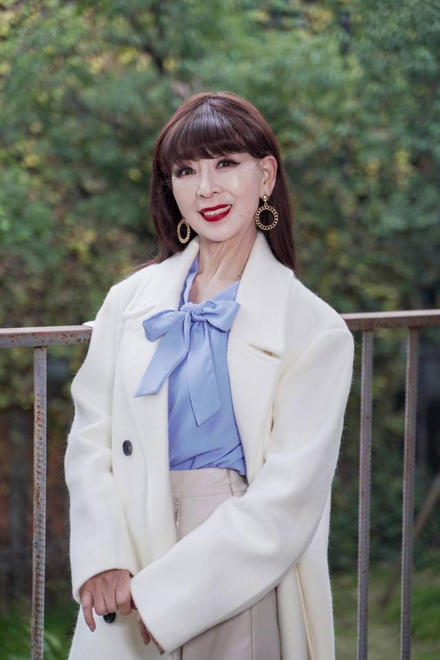 汪奶奶的状态真的是非常年轻,让很多年轻人的向往不