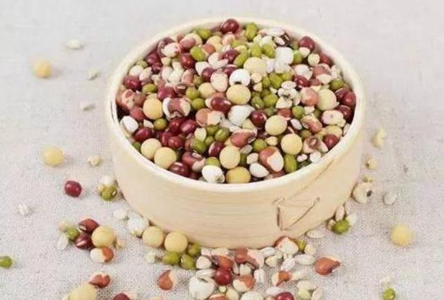 糖尿病患者用杂豆替代主食有助于控制血糖平时可以尝试多喝茶