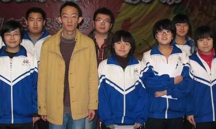 英语一窍不通考虫偏爱10所这条校服