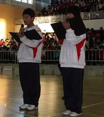英语一窍不通考虫偏爱10所这条校服
