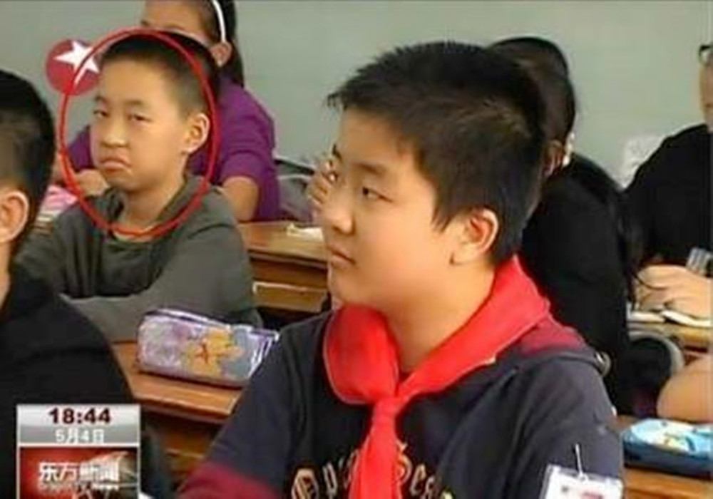 2岁看新闻联播,7岁读人民日报的"五道杠"少年,如今怎样了