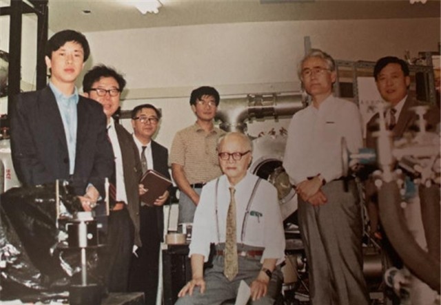 王淦昌|王淦昌吴月琴：少时即相伴，丈夫为国消失17年，她一人撑起全家