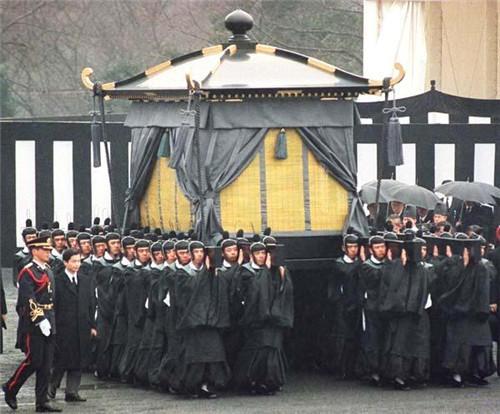 裕仁天皇去世邀请中国出席葬礼我方回复4字让日本皇室气愤