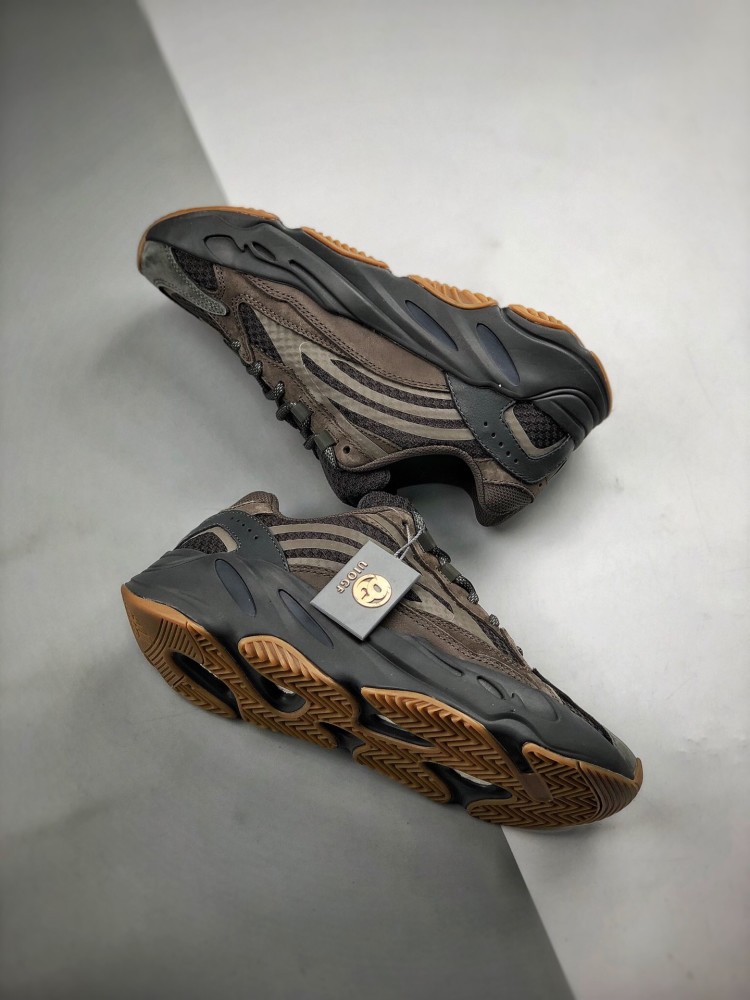 yeezy700晶洞真假对比,yeezy350真假对比 yeezy boost 700v2"geode 晶洞宝藏