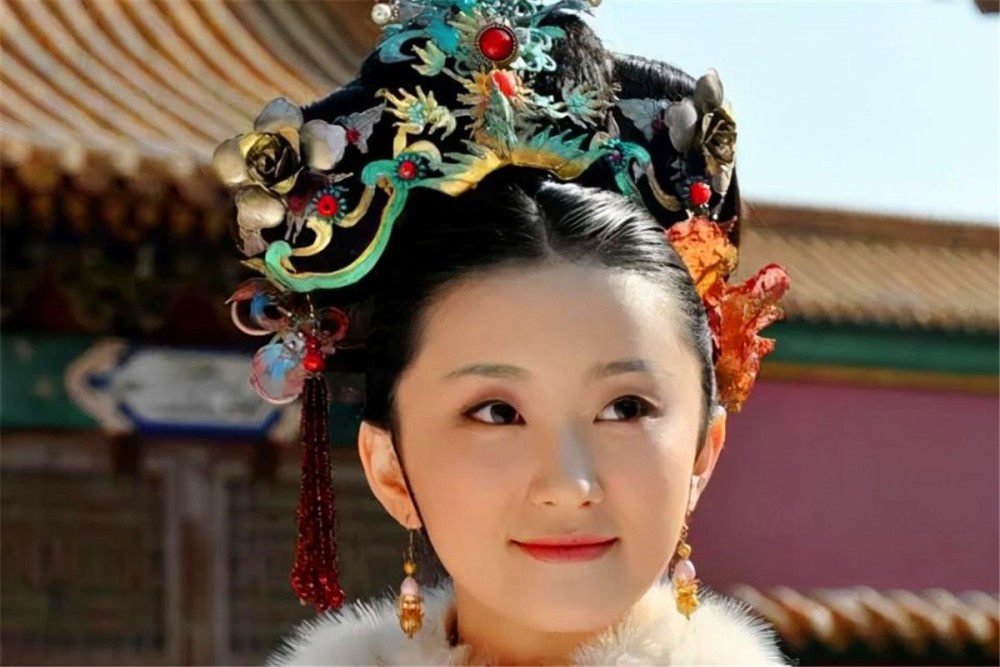 甄嬛传:被上天眷顾的富察贵人,她是如何从稳重变得作死的?