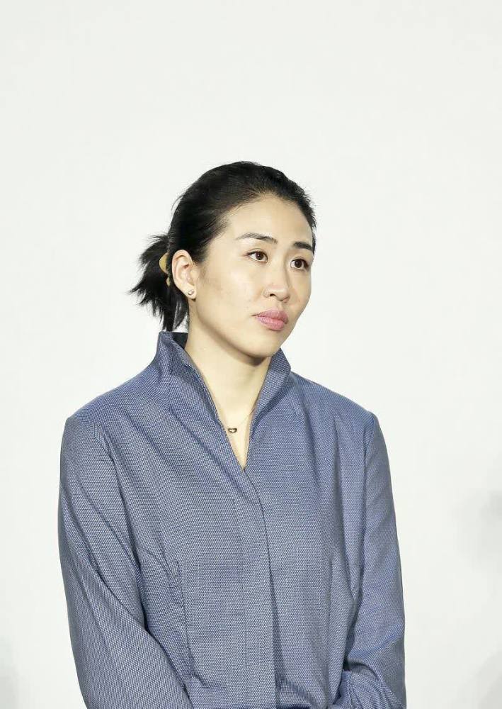 郎平的女儿白浪气质好高级,就算穿的普普通通的,气场也很有魄力