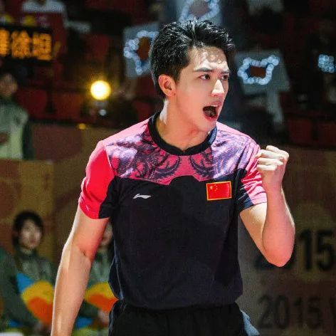 联想到我国的乒乓球员们,感谢为国争光的各位运动员,向他们敬礼salute