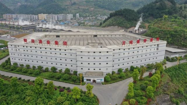 同时,由于对工艺的严格要求,百年糊涂的酱酒没有碎沙,坤沙产能位列