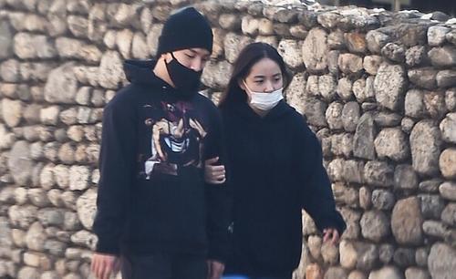 "宠妻狂魔"东永裴:对闵孝琳一见钟情,为她举办世纪婚礼_腾讯新闻