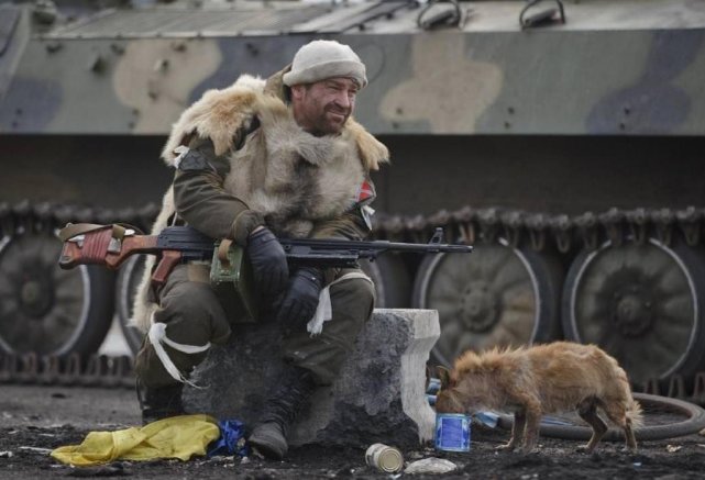 乌克兰东部民兵武装图片