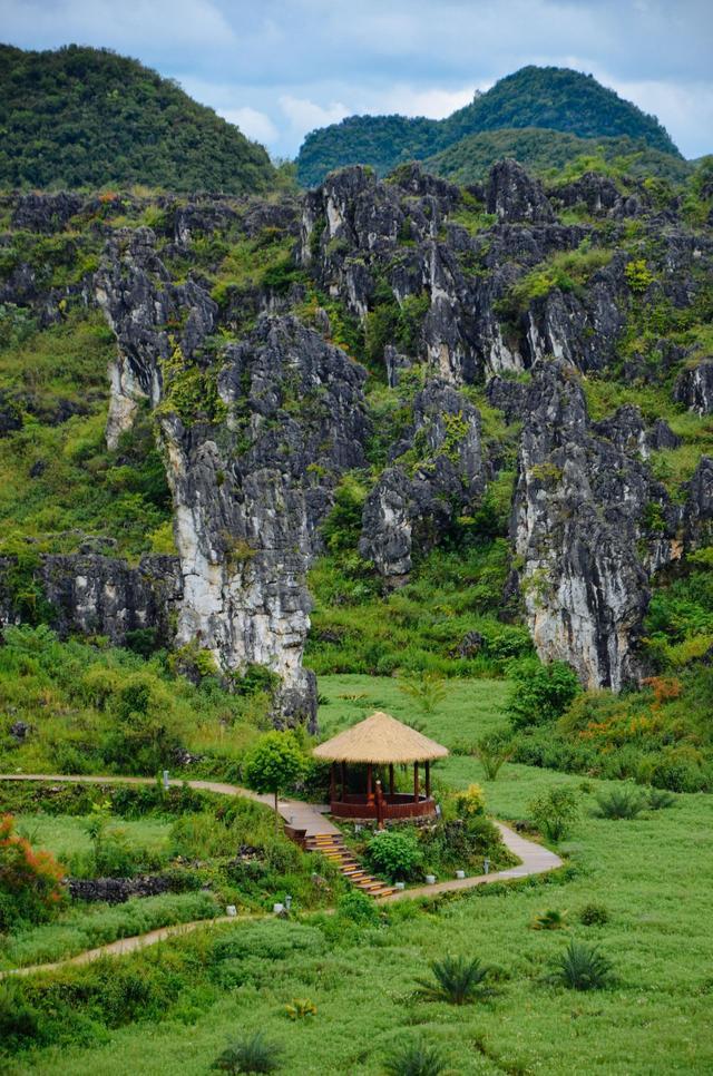 多姿多彩的石林让人神往网上可能都找不到
