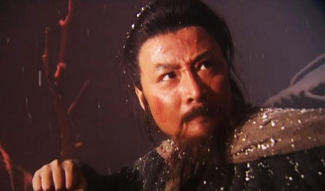 大战四十多回不分胜负,林冲和杨志谁更厉害?