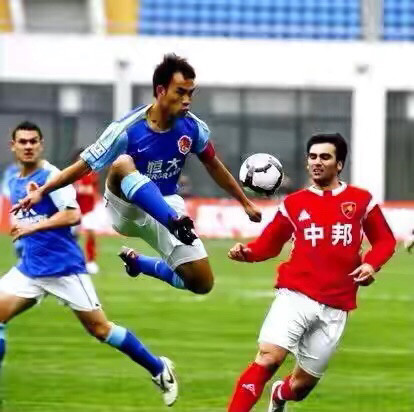 鲜为人知的广州恒大足球名宿澳洲后卫约翰坦布拉斯